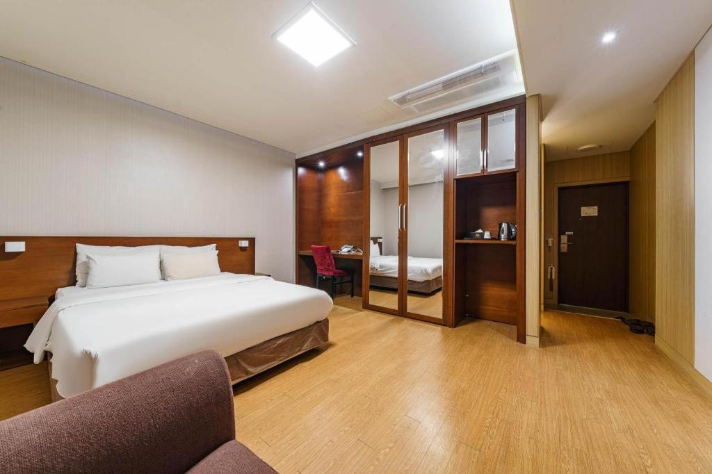 Korea Tourist Hotel Suwon Eksteriør bilde